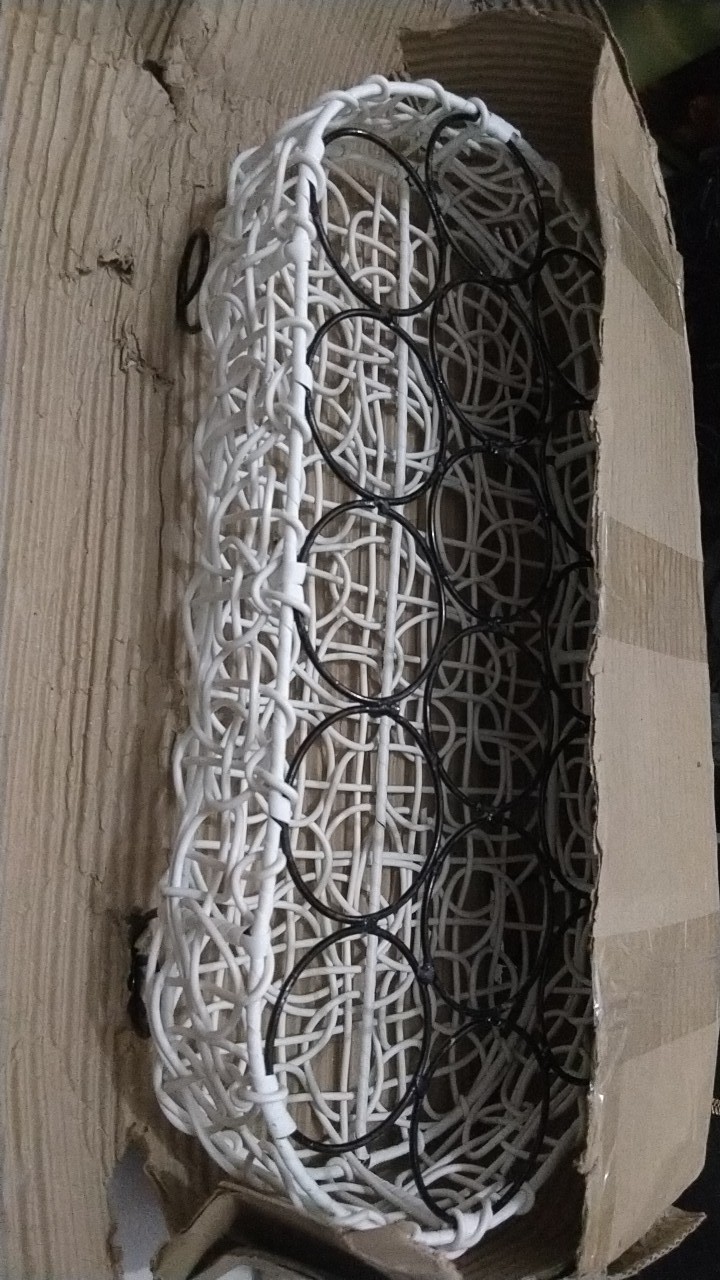 Tempat Aqua Rotan Sintetis 16 Lubang