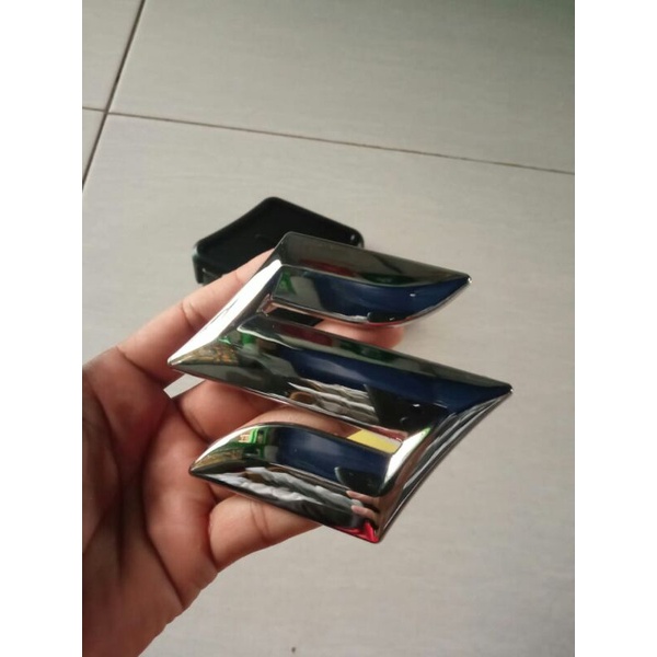 LOGO EMBLEM SUZUKI SWIFT GT 2 SUZUKI APV ORIGINAL