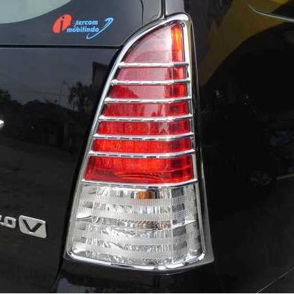 Garnish / List Lampu Belakang Innova   NEW 2008-2011