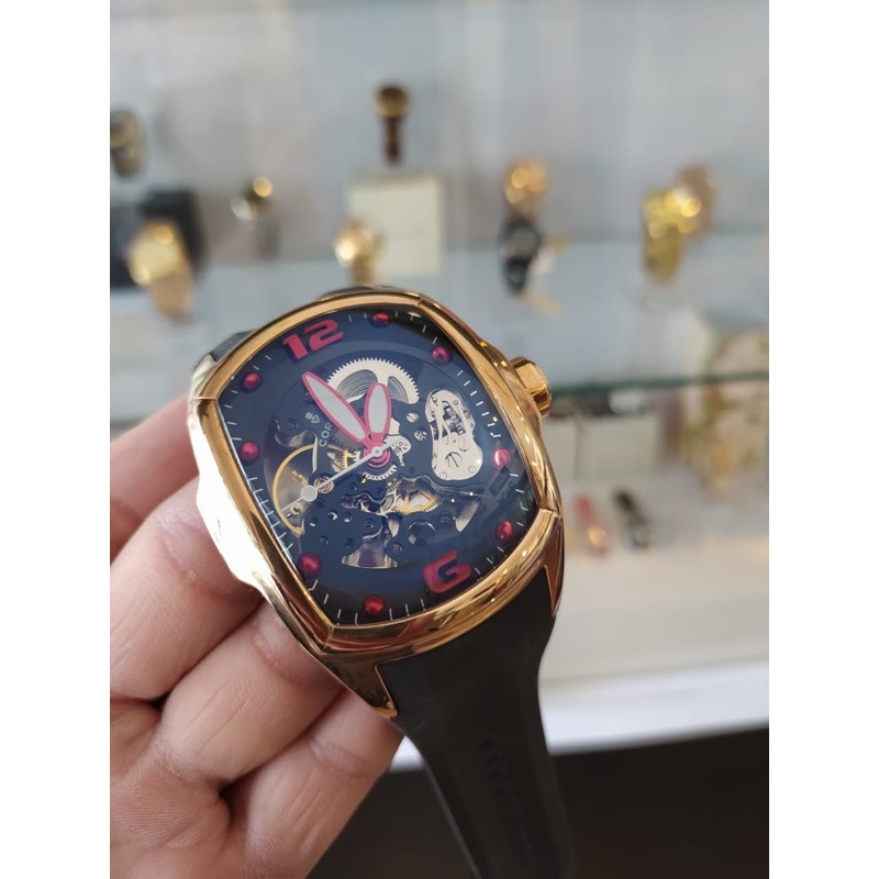 Jam Tangan CORUM