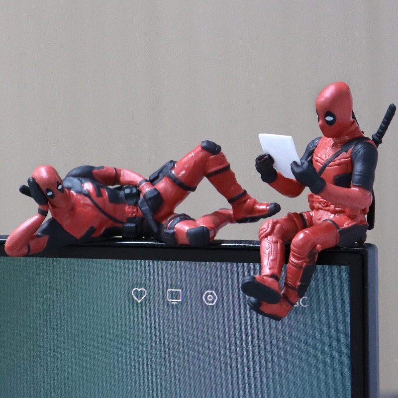 Ornamen action figure Deadpool