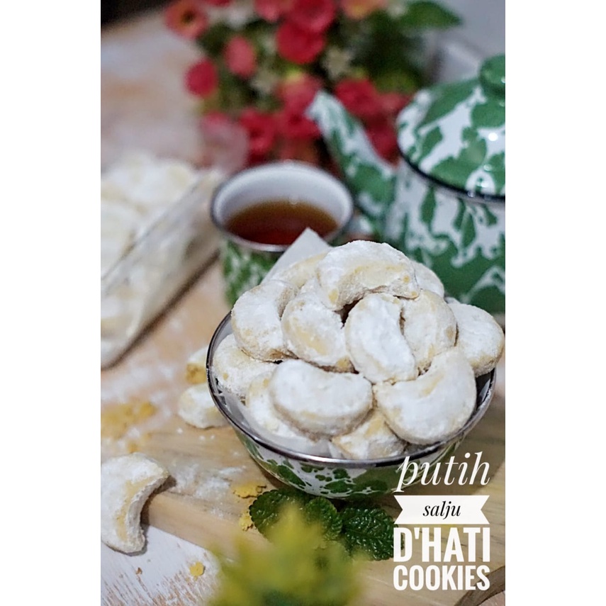 

Kue Kering Putih Salju 500 gram D'hati Cookies | Kue Kering Premium