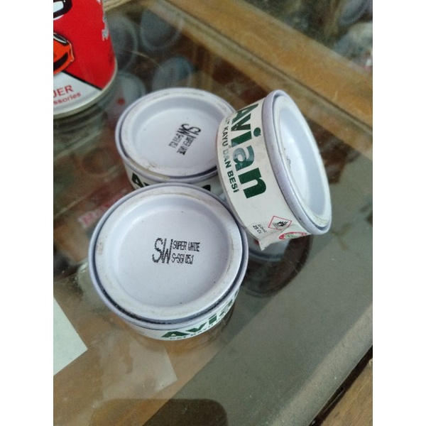 Cat Avian 25cc / cat kayu dan besi kecil