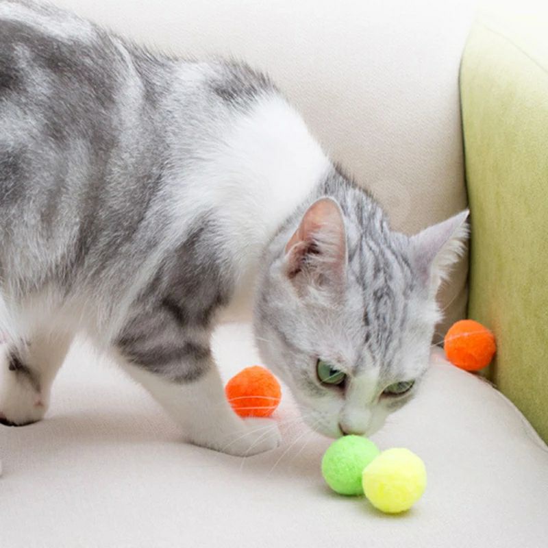 Mainan kucing bola plush warna warni mini