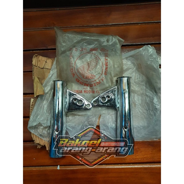 pangkon lampu cb125s original nos kupingan lampu cb125s cb125 original NOS