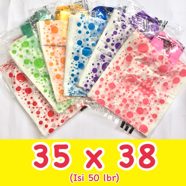 

Kantong Plastim Soft Handle Polkadot 35x38 / Shopping Bag Softhandle Polkadot