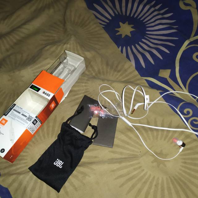 JBL T210