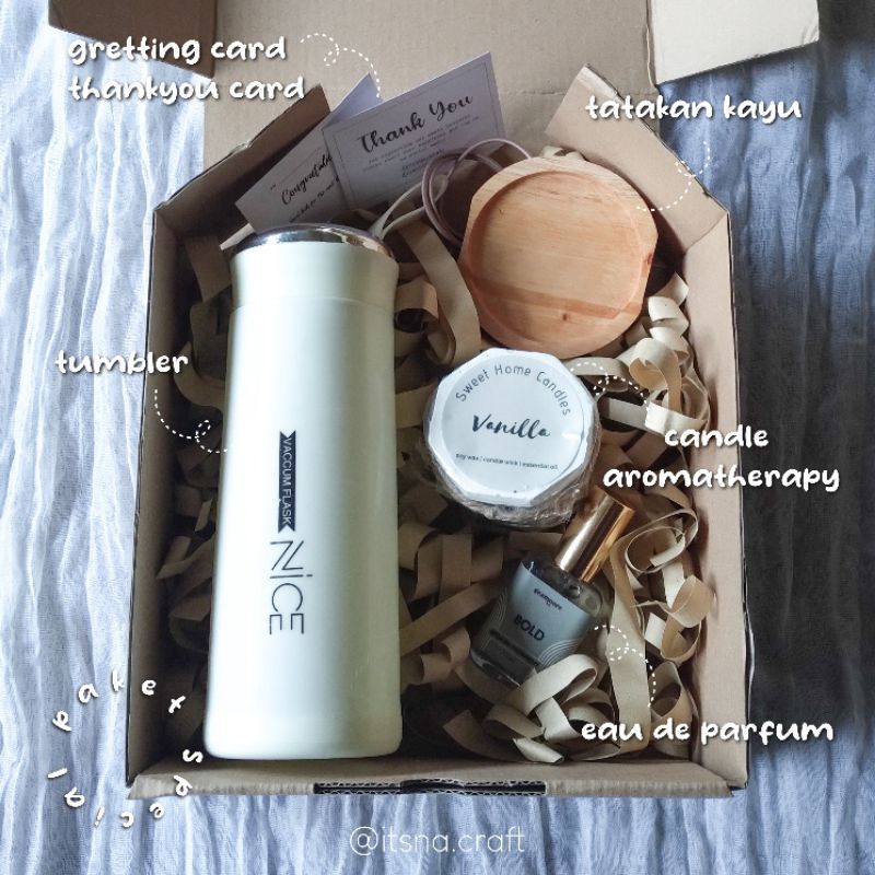 

HAMPERS PAKET GIFT BOX SPECIAL