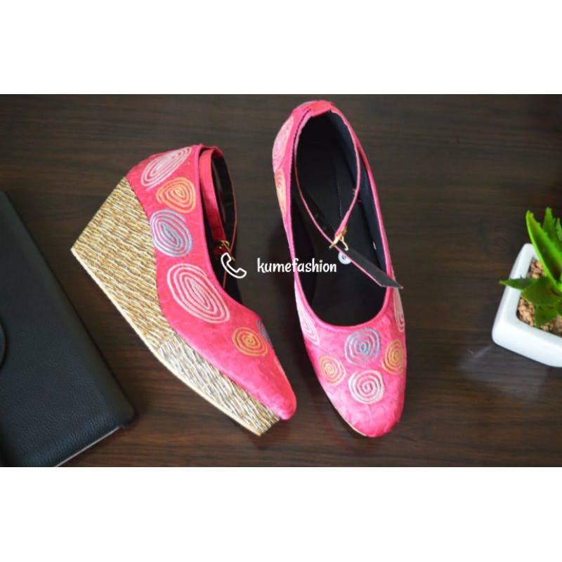 Sepatu wedges Wanita / Wedges wanita bordir / Sepatu wedges 8cm / sepatu wedges pink - kode WD 001