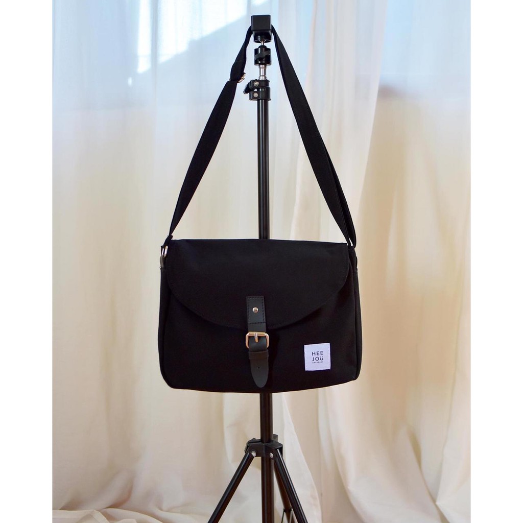 Tas Selempang Unisex Kanvas Heejou Lana