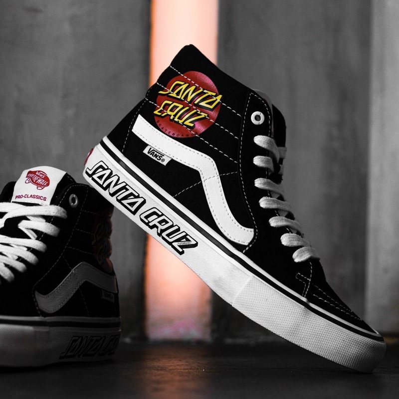 SANTA CRUZ X Vans Sk8-Hi Pro “ Black High White “