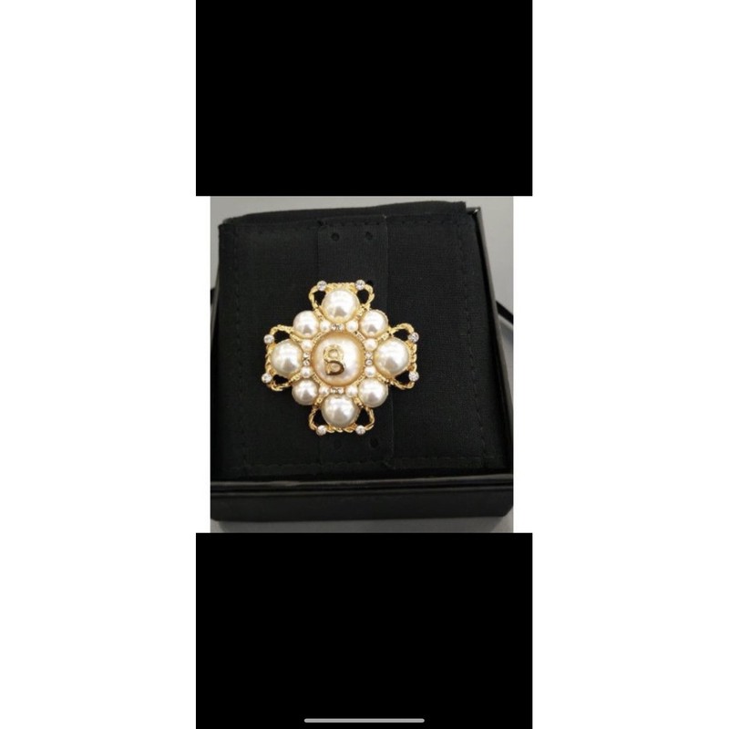 Brooch Buttonscarves guzel hampers