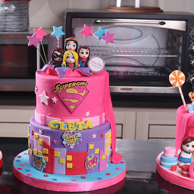 

Kue Ulang Tahun model Supergirl / MOHON BACA KETERANGAN