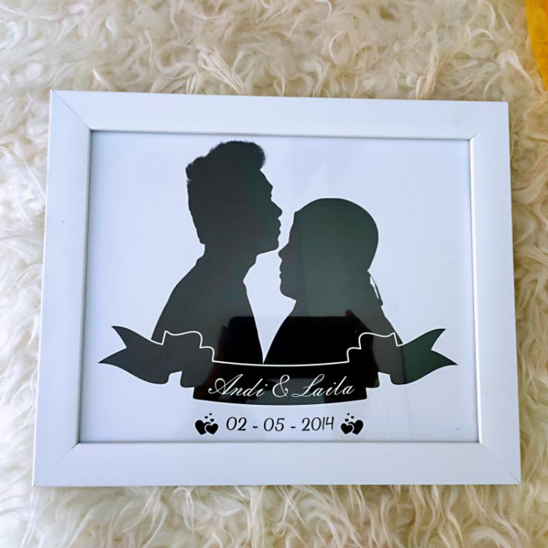 

Siluet art / paket siluet art / paket siluet art,cetak,frame 10R / kado / hadiah / pigora siluet art