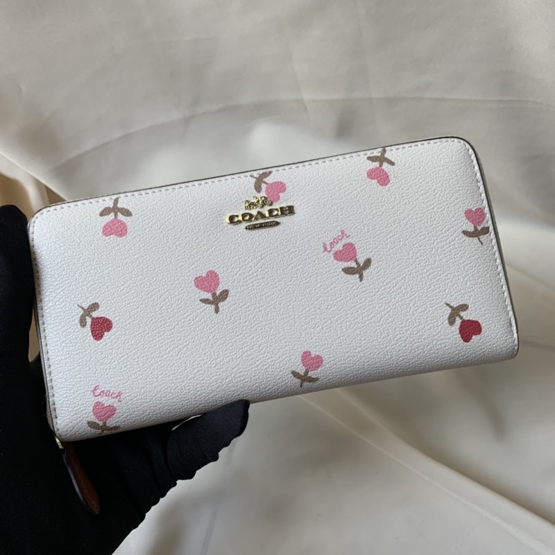 Coach Long Wallet Accordion Zip Wallet With Heart Floral Print (C3287)