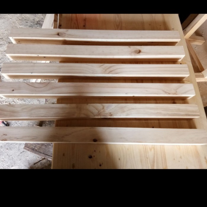 TERLARIS  kaso kayu jati belanda 120x3x3