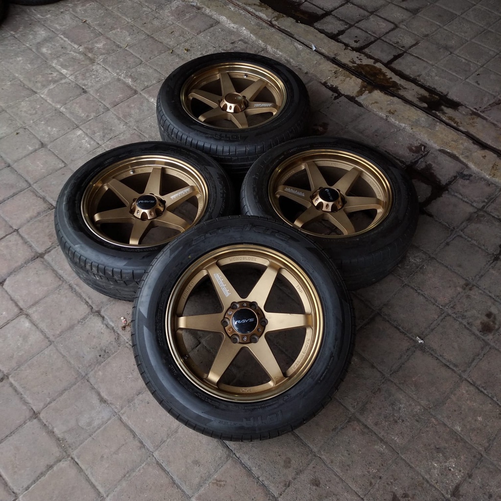 Velg Mobil Bekas TE37 RAYS Ring 20 Lebar 9 Hole 6X139,7 BRONZE + BAN ACCELERA IOTA 275 55 R20 Untuk 