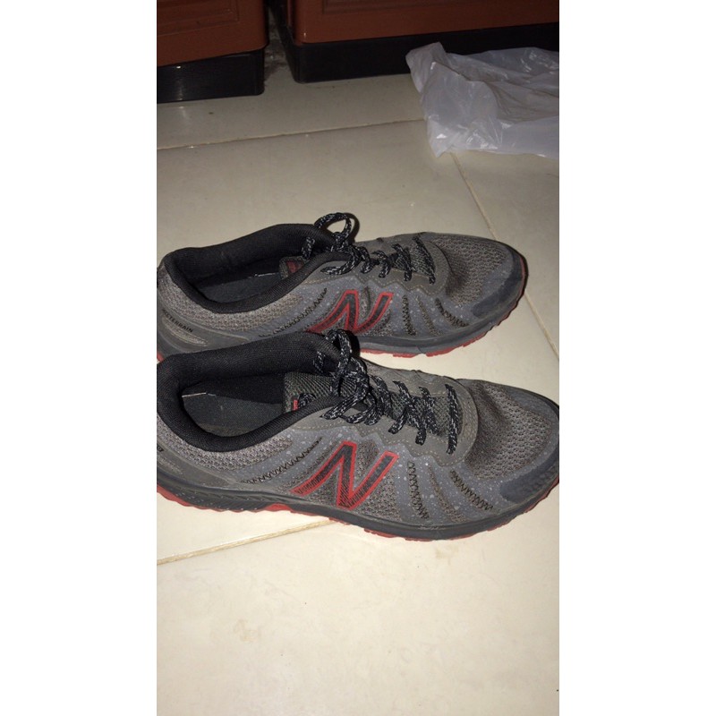 sepatu running new balance second