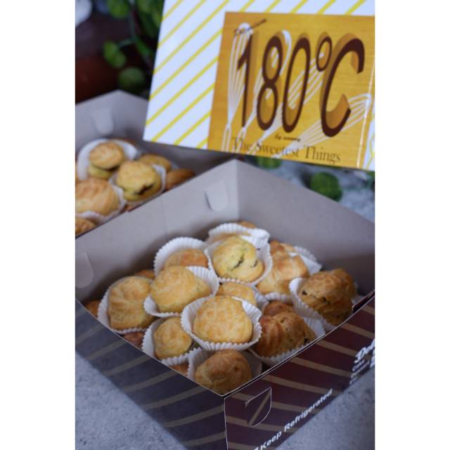 

180cakeanddessert Kue Soes Klasik Vla Vanilla 1 Dos isi 28pcs