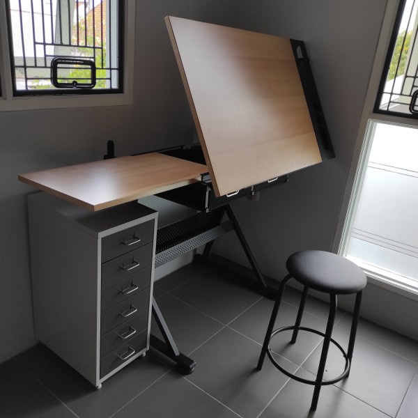 

Meja Gambar Arsitek, Disain dan Seni Rupa