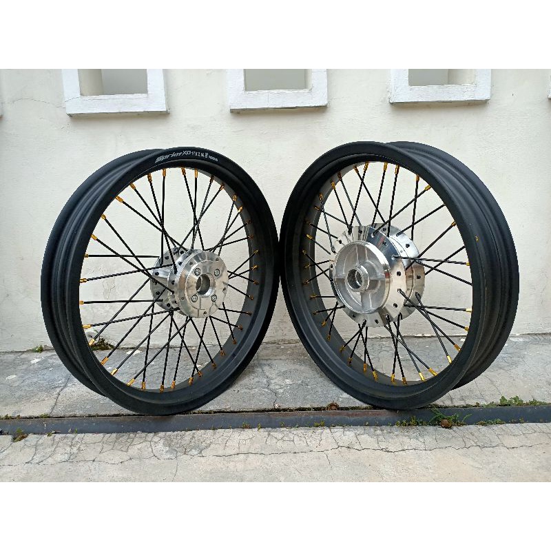 VELG SUPERMOTO SATRIA FU 150 PLUS PIRINGAN CAKRAM