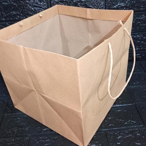 

paper bag 27 cm x 27 cm tinggi 29 cm