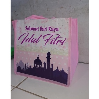 

Goodie Bag Custom Tas Souvenir Ukuran P 25 x L 25 x T 30 cm