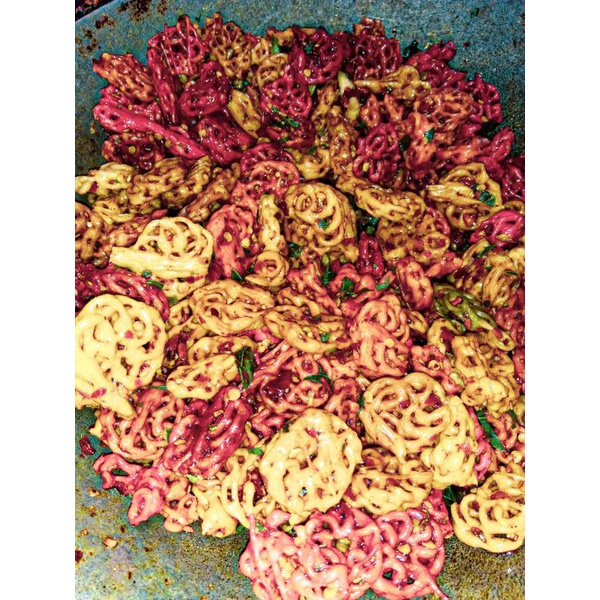 

Kerupuk seblak Mawar Jeletot hot 1kg
