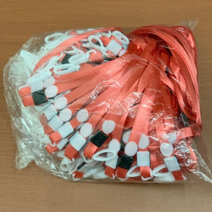 

Sale Tali Id Card Import, Plastik Kait 1 Cm/ Gantungan Id Card Isi 100 Pcs Bagus