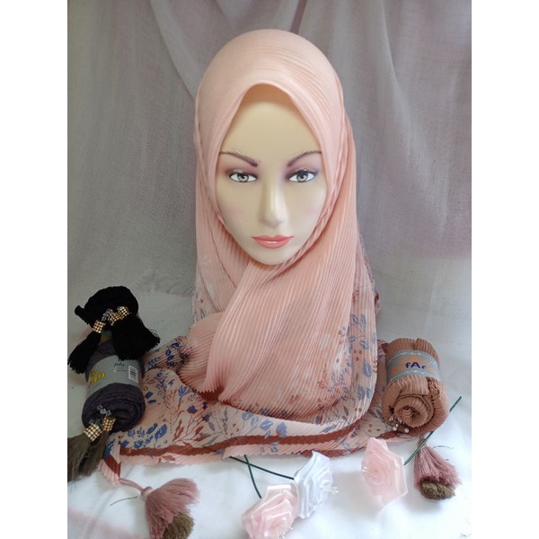 kerudung segi empat motif plisket