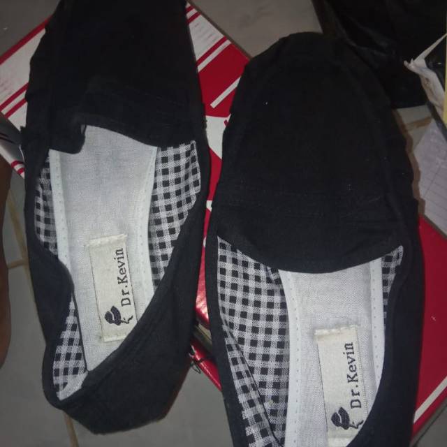 Sepatu dr. Kevin