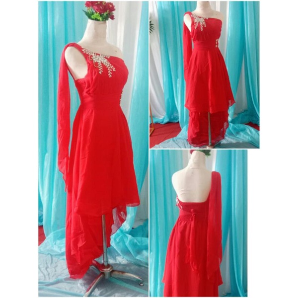 gaun pesta model ekor