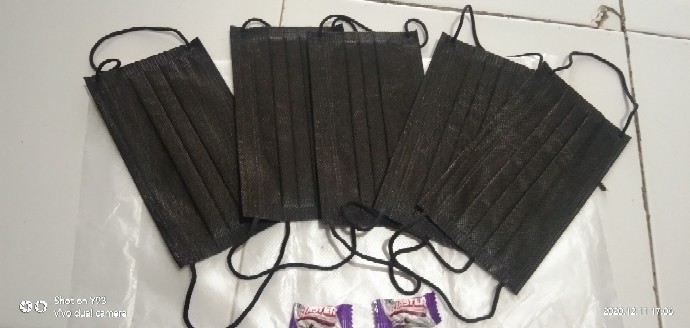 Korea Disposable Mask Black And White 3ply Masker Hitam Dan Putih Kpop Idol Bts Exo | Free Photocard