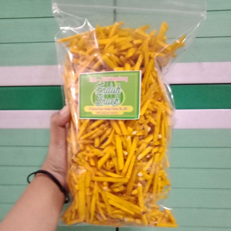 

Tales Stik /makanan ringan/oleh oleh bandung