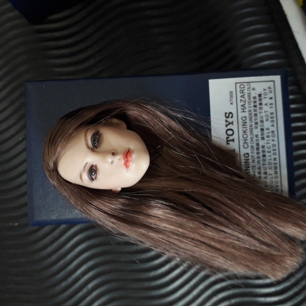 KIMI TOYS FEMALE HEAD SCULPT KT005 BROWN; KEPALA MAINAN 1:6 WANITA DENGAN RAMBUT WARNA COKELAT