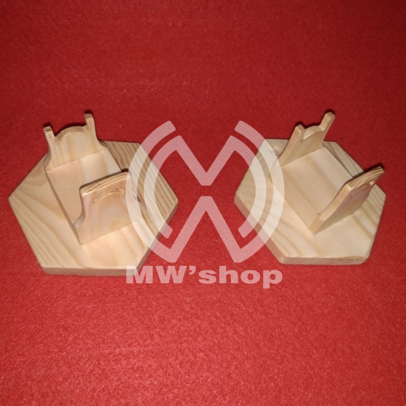 Reel Stand Display / Dudukan / Gantungan untuk menempatkan Reel Pancing jenis BC atau Baitcasting