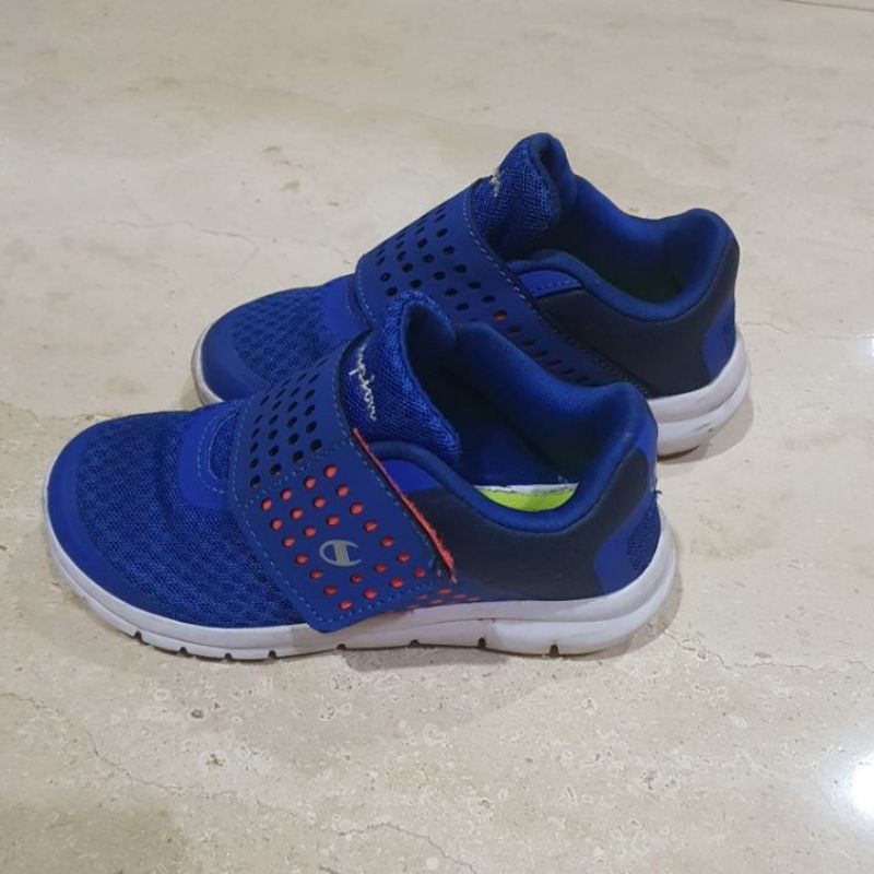 preloved sepatu CHAMPION anak laki