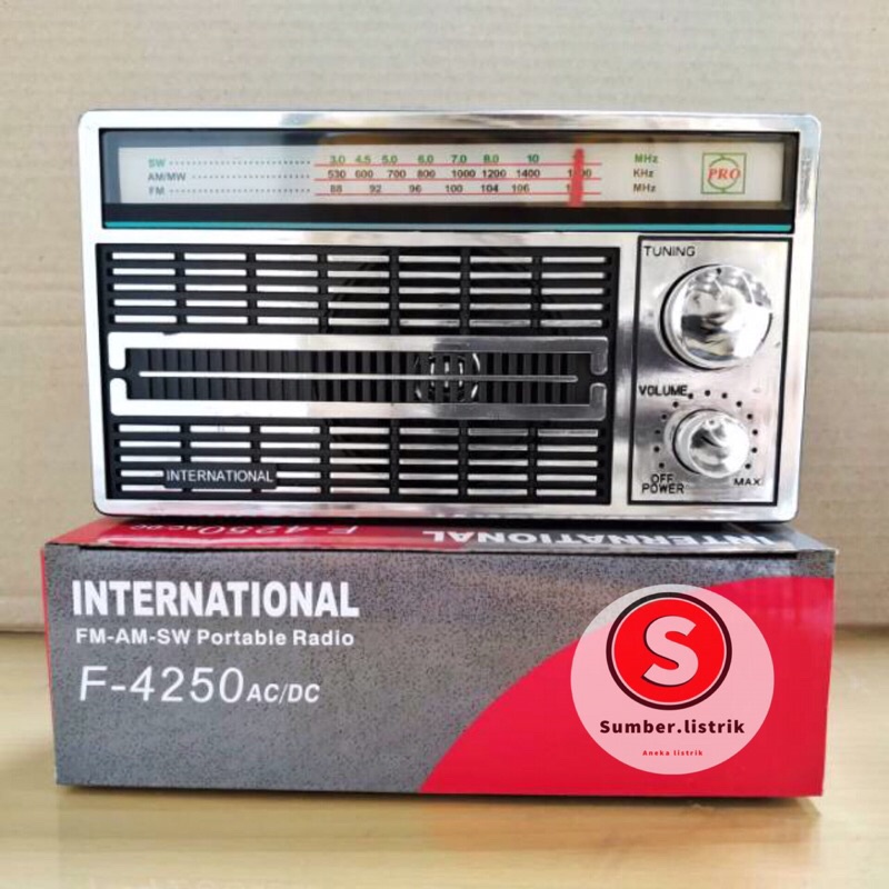 RADIO PORTABLE INTERNATIONAL JADUL 3 BAND FM - AM -SW AC/DC 4250 ANTIK