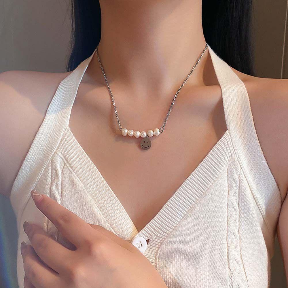 [Elegan] Wanita Kalung Kepribadian Lucu Elegan Perhiasan Fashion Wajah Senyum Temperamen Choker