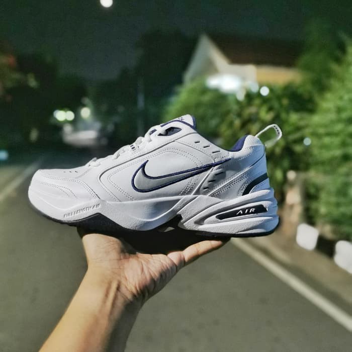 harga nike air monarch iv