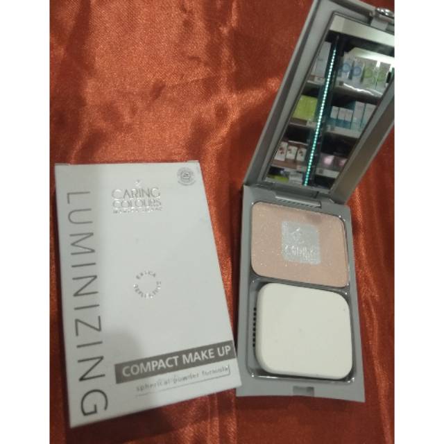Caring luminizing bedak