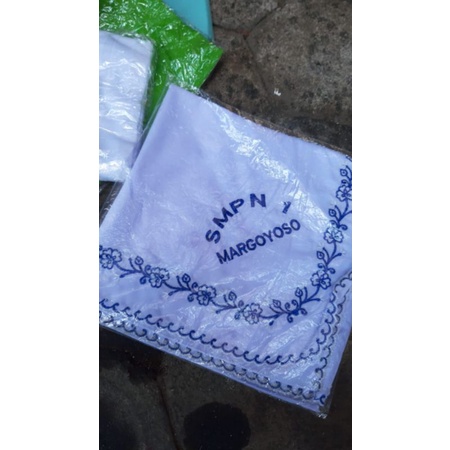 jilbab sekolah, Hijab segi empat, jilbab kain polino