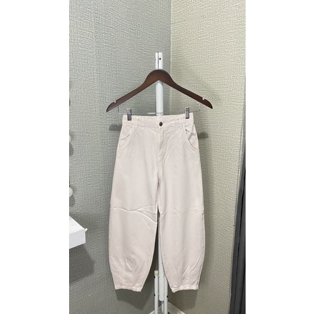 ZARA SLOUCHY JEANS