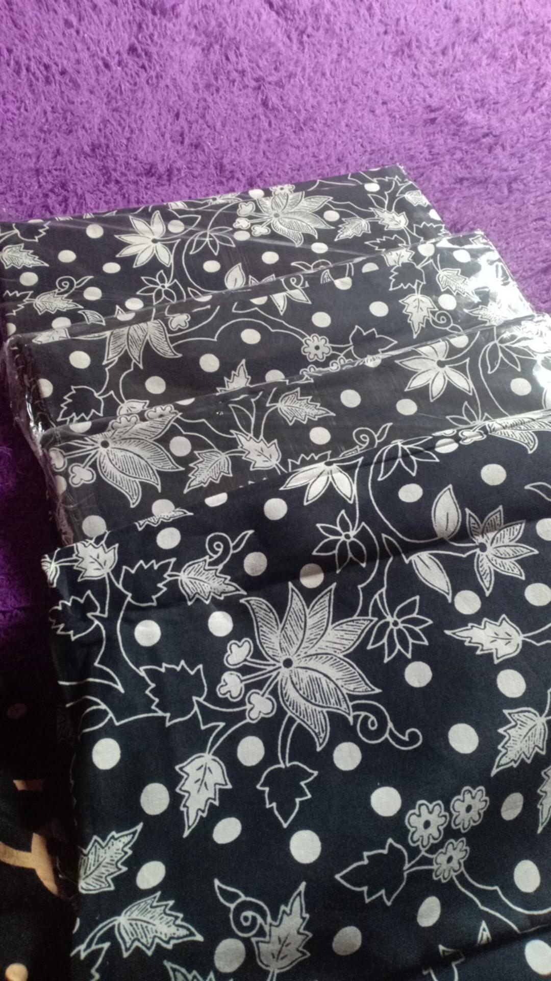 Kain Katun Batik Solo Premium Black & White