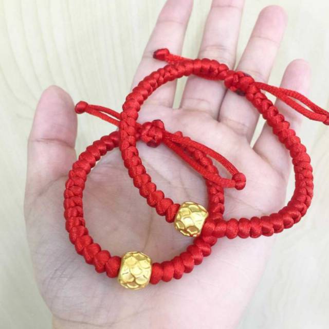 Gelang Tali Merah