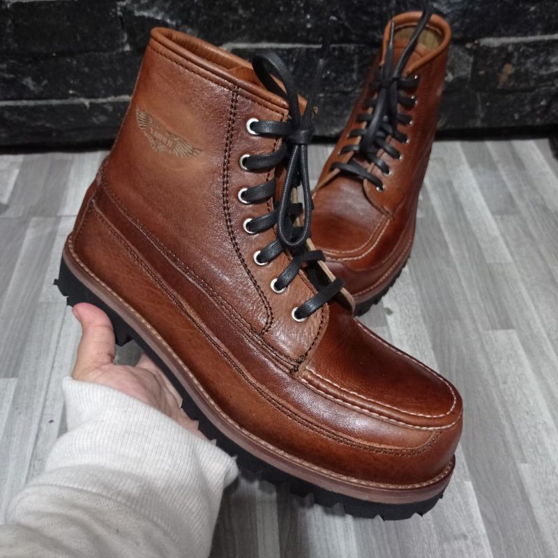 SEPATU KERJA UJUNG BESI II GAYA BERMOTOR II MODEL REDWING II BOOT CUSTOM II GAYA VISVIM II GAYA LAPA