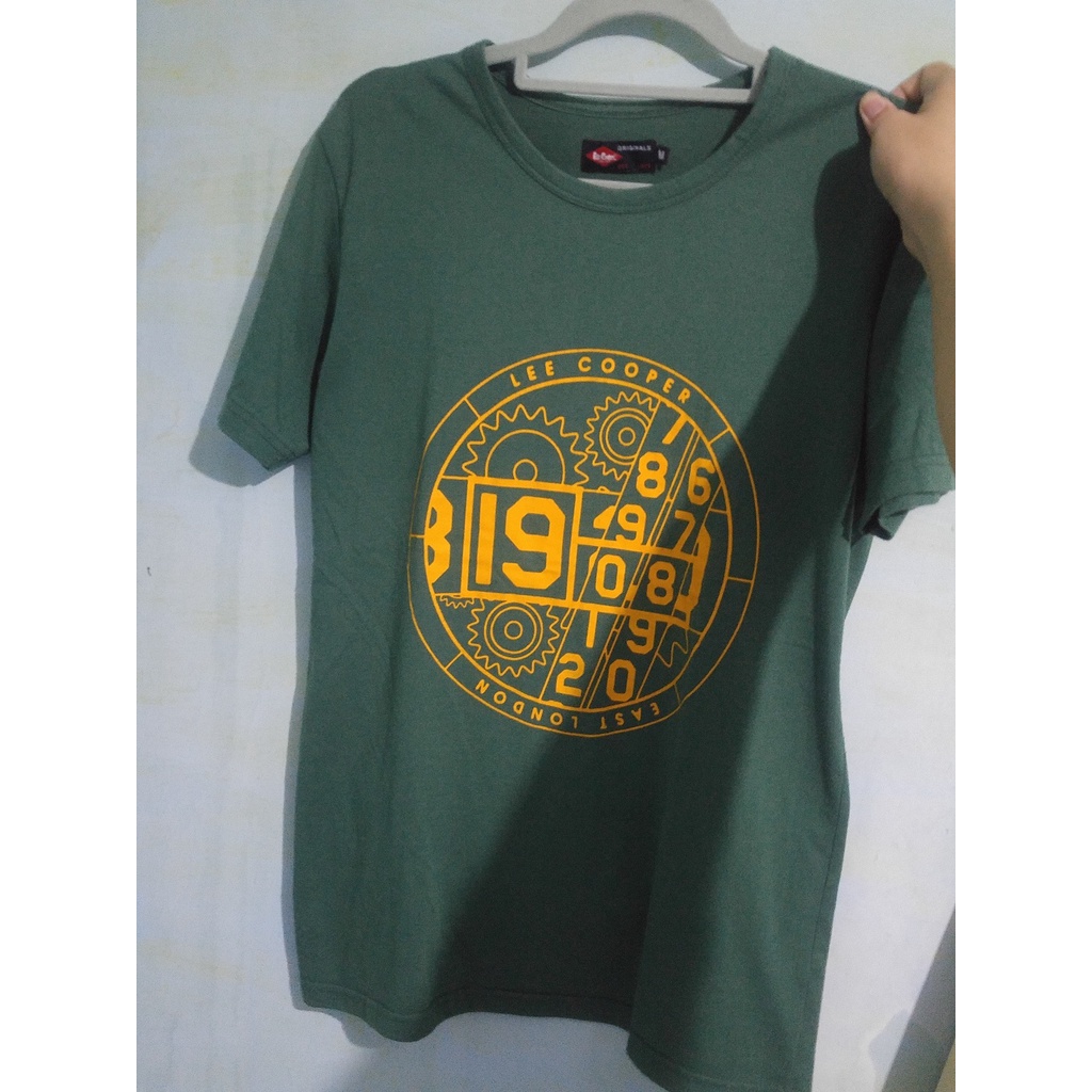Kaos Pria Merk Lee Cooper Original Size M - Preloved