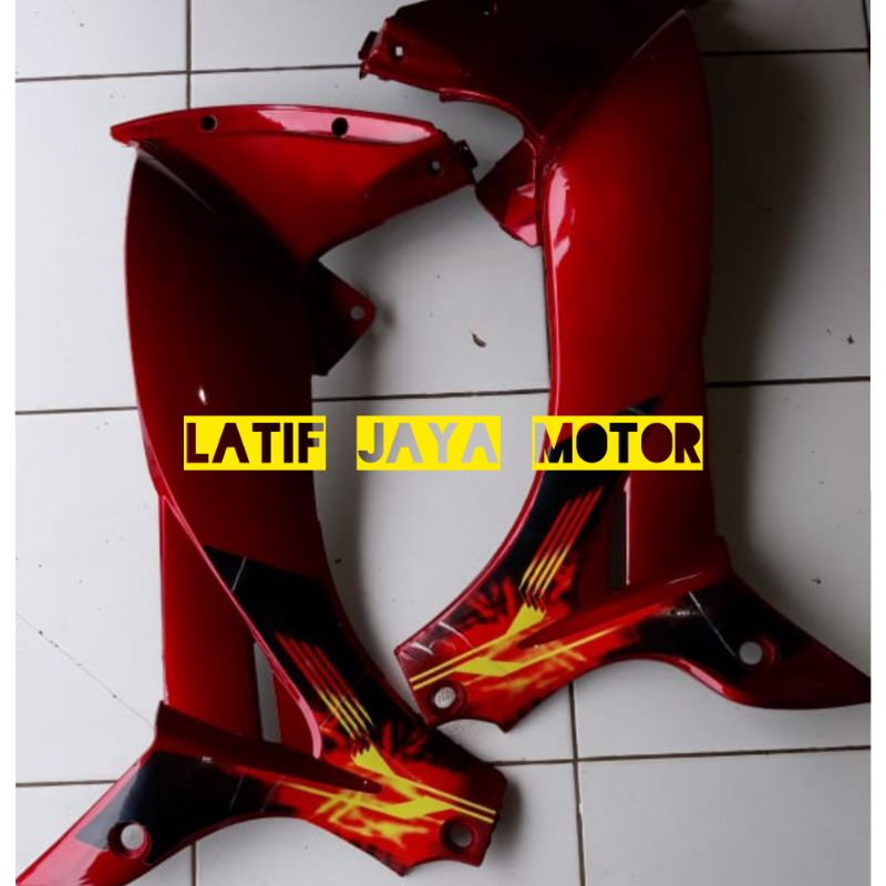 sayap jupiter z merah maroon