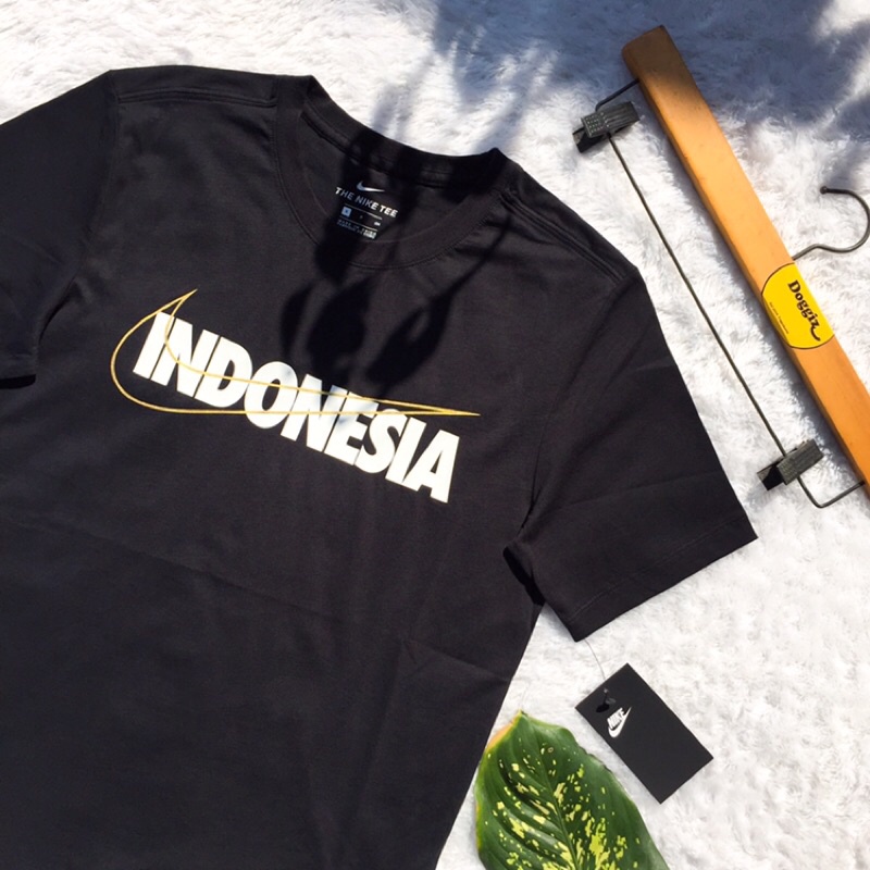 Mens Nike Indonesia Swoosh City Short Sleeves Country Tee ( CW0316-010 )