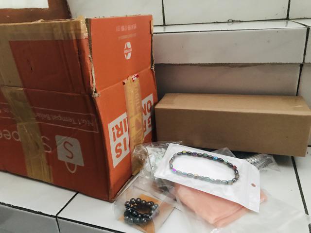 Shower Tekanan Tinggi Irit Air Hemat Air High Pressure Handheld 300 Holes Square Bentuk Persegi